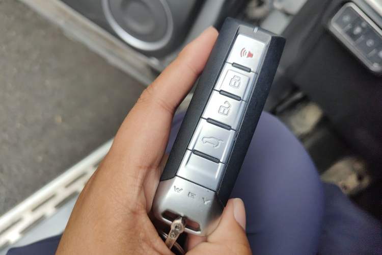 Used Wey VV6 2021 2.0T Two-Wheel Drive Smart Plus Vehicle Key
