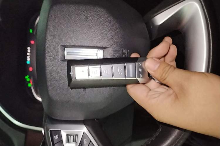 Used Wey VV6 2021 2.0T Two-Wheel Drive Smart Plus Vehicle Key