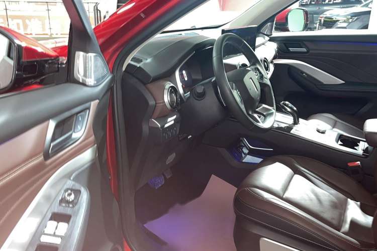 Used Wey VV6 2021 2.0T Two-Wheel Drive Smart Plus Interior 2