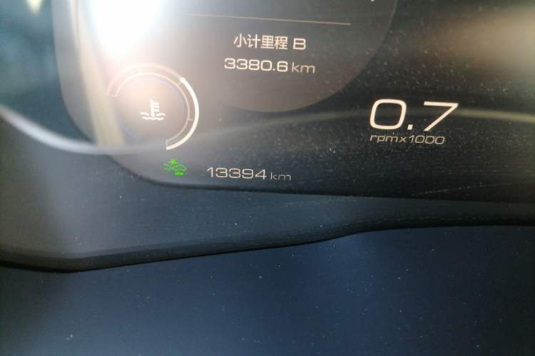 Used Wey VV6 2021 2.0T Two-Wheel Drive Smart Protection+ Odometer Close Up