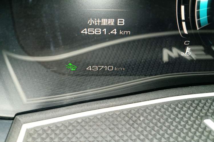 Used Wey VV6 2021 2.0T All-Wheel Drive Zhiyu+ Odometer Close Up
