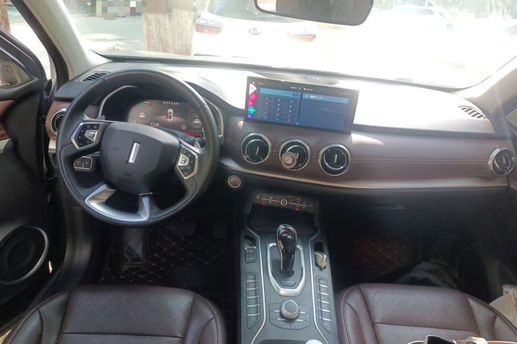 Used Wey VV6 2021 2.0T Two-Wheel Drive Smart Plus Center Console