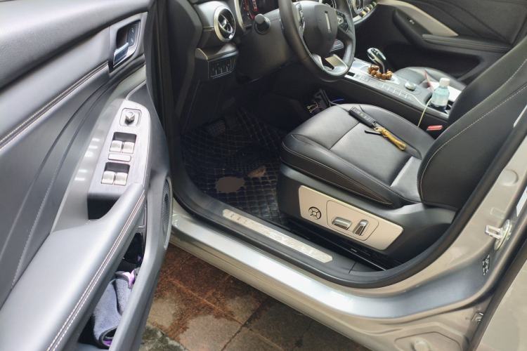 Used Wey VV6 2021 2.0T Two-Wheel Drive Smart Protection+ Driver Seat