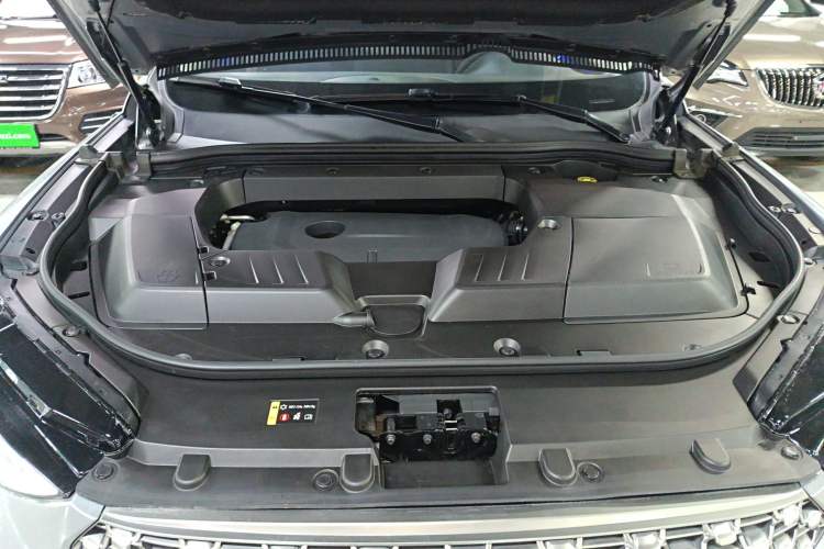 Used Wey VV6 2021 2.0T Two-Wheel Drive Smart Protection+ Engine Bay