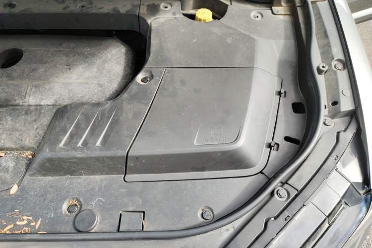 Used Wey VV6 2021 2.0T All-Wheel Drive Zhiyu+ Engine Bay Left