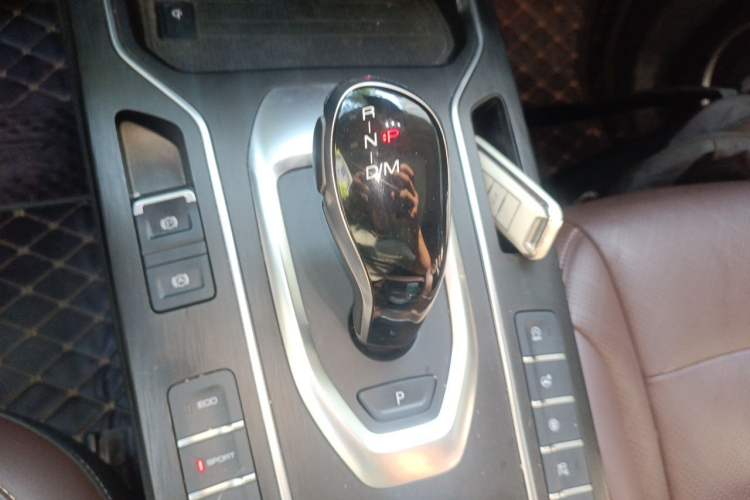 Used Wey VV6 2021 2.0T Two-Wheel Drive Smart Plus Gear Lever