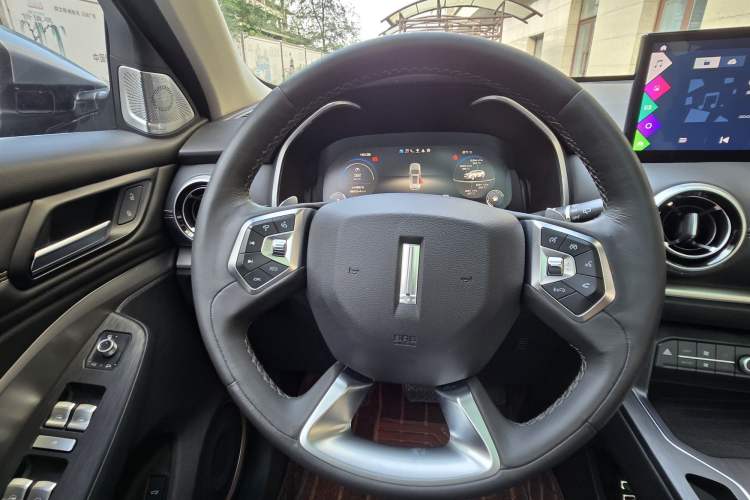 Used Wey VV6 2021 2.0T Two-Wheel Drive Smart Protection+ Interior 2