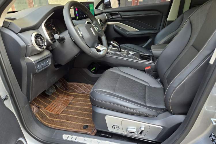 Used Wey VV6 2021 2.0T Two-Wheel Drive Smart Protection+ Interior 5