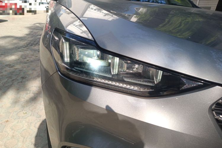 Used Wey VV6 2021 2.0T Two-Wheel Drive Smart Plus Right Front Headlight