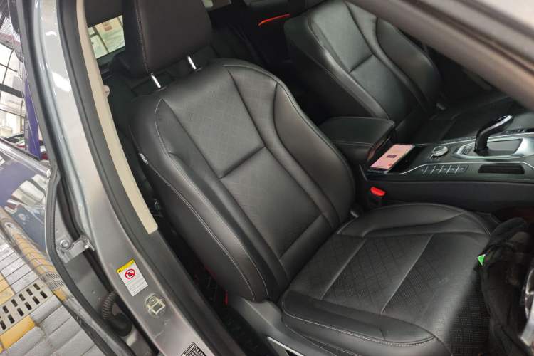 Used Wey VV6 2021 2.0T Two-Wheel Drive Smart Plus Right Front Seat
