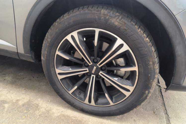 Used Wey VV6 2021 2.0T Two-Wheel Drive Smart Plus Right Front Wheel Hub