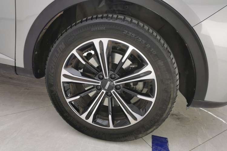 Used Wey VV6 2021 2.0T Two-Wheel Drive Smart Plus Right Front Wheel Hub