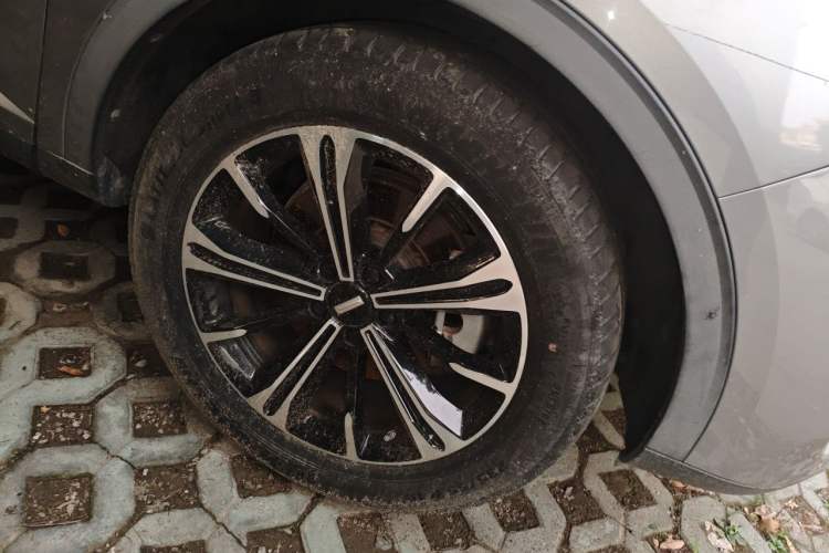 Used Wey VV6 2021 2.0T Two-Wheel Drive Smart Plus Right Front Wheel Hub