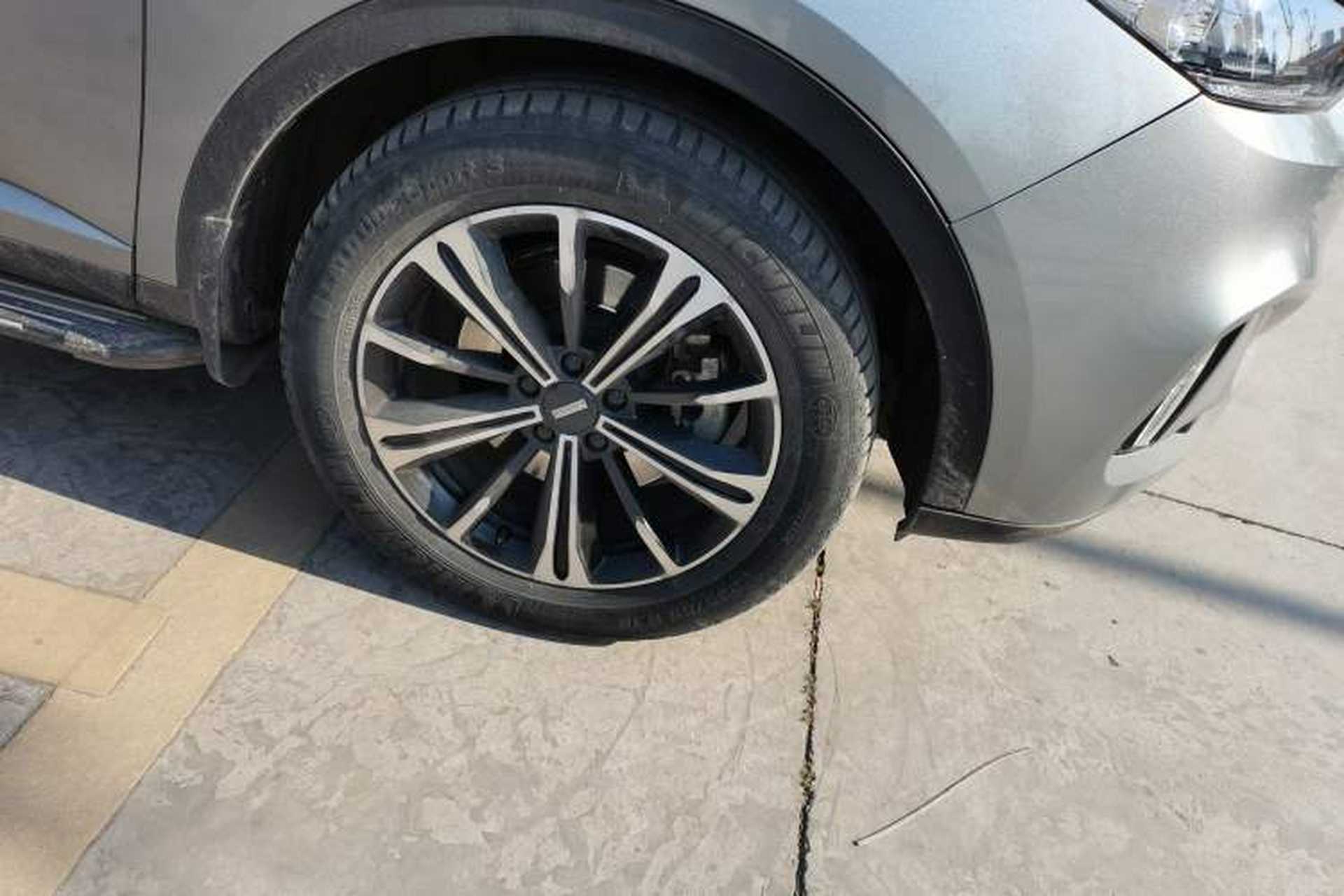 Used Wey VV6 2021 2.0T Two-Wheel Drive Smart Plus Right Front Wheel Hub