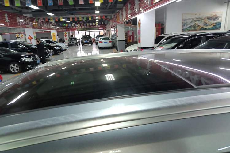 Used Wey VV6 2021 2.0T Two-Wheel Drive Smart Protection+ Roof