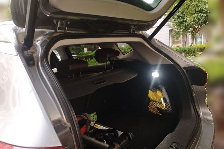 Used Wey VV6 2021 2.0T Two-Wheel Drive Smart Plus Trunk