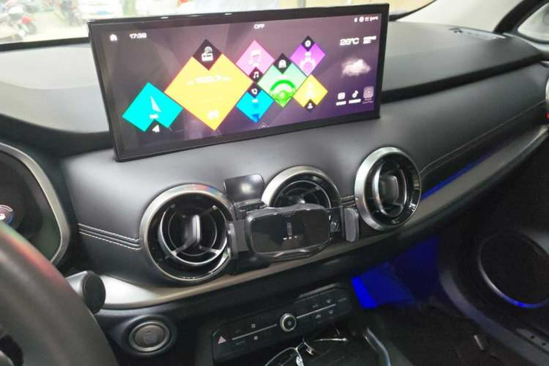 Used Wey VV6 2021 2.0T Two-Wheel Drive Smart Plus Audio And AC Panel