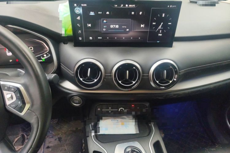 Used Wey VV6 2021 2.0T Two-Wheel Drive Smart Protection+ Audio And AC Panel