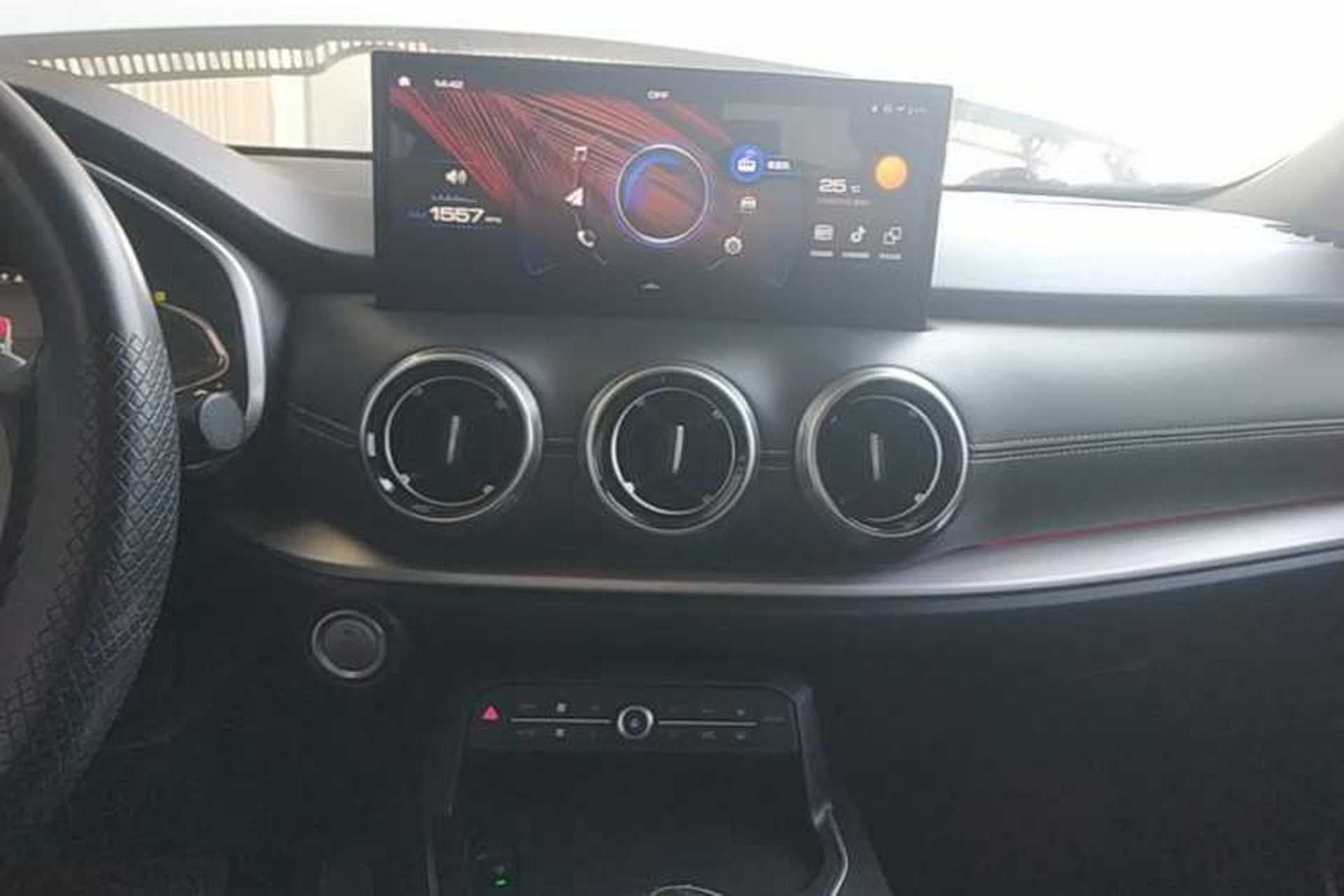 Used Wey VV6 2021 2.0T All-Wheel Drive Zhiyu+ Audio And AC Panel
