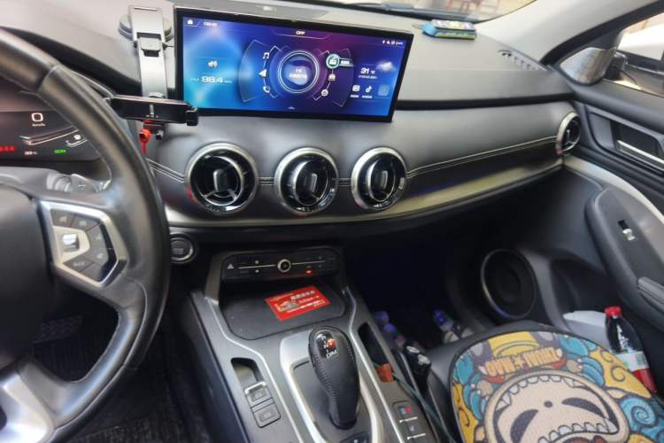 Used Wey VV6 2021 2.0T Two-Wheel Drive Smart Protection+ Audio And AC Panel
