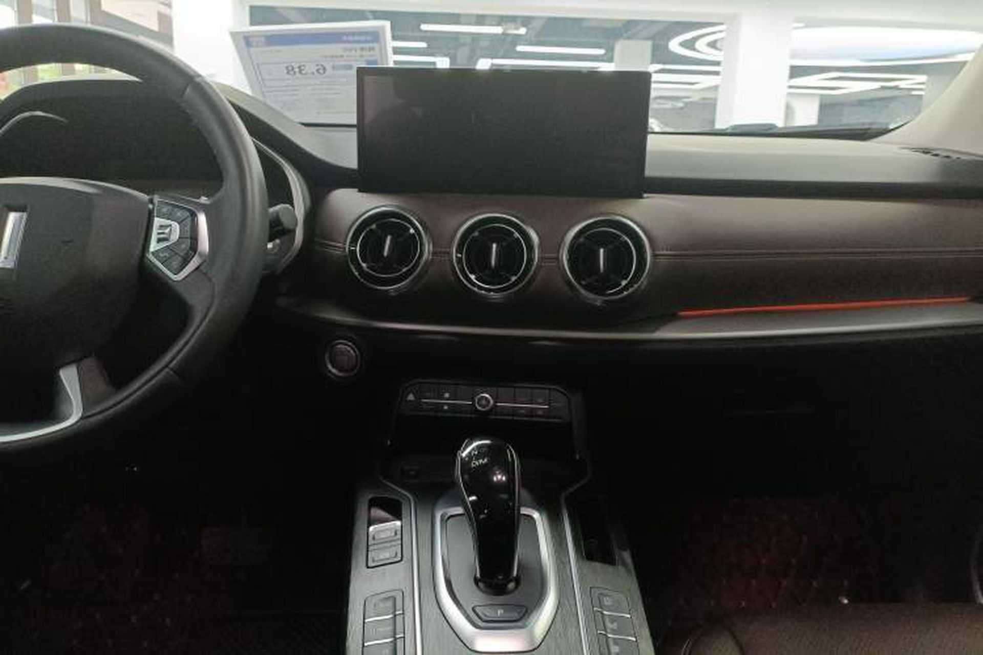 Used Wey VV6 2021 2.0T Two-Wheel Drive Smart Plus Audio And AC Panel