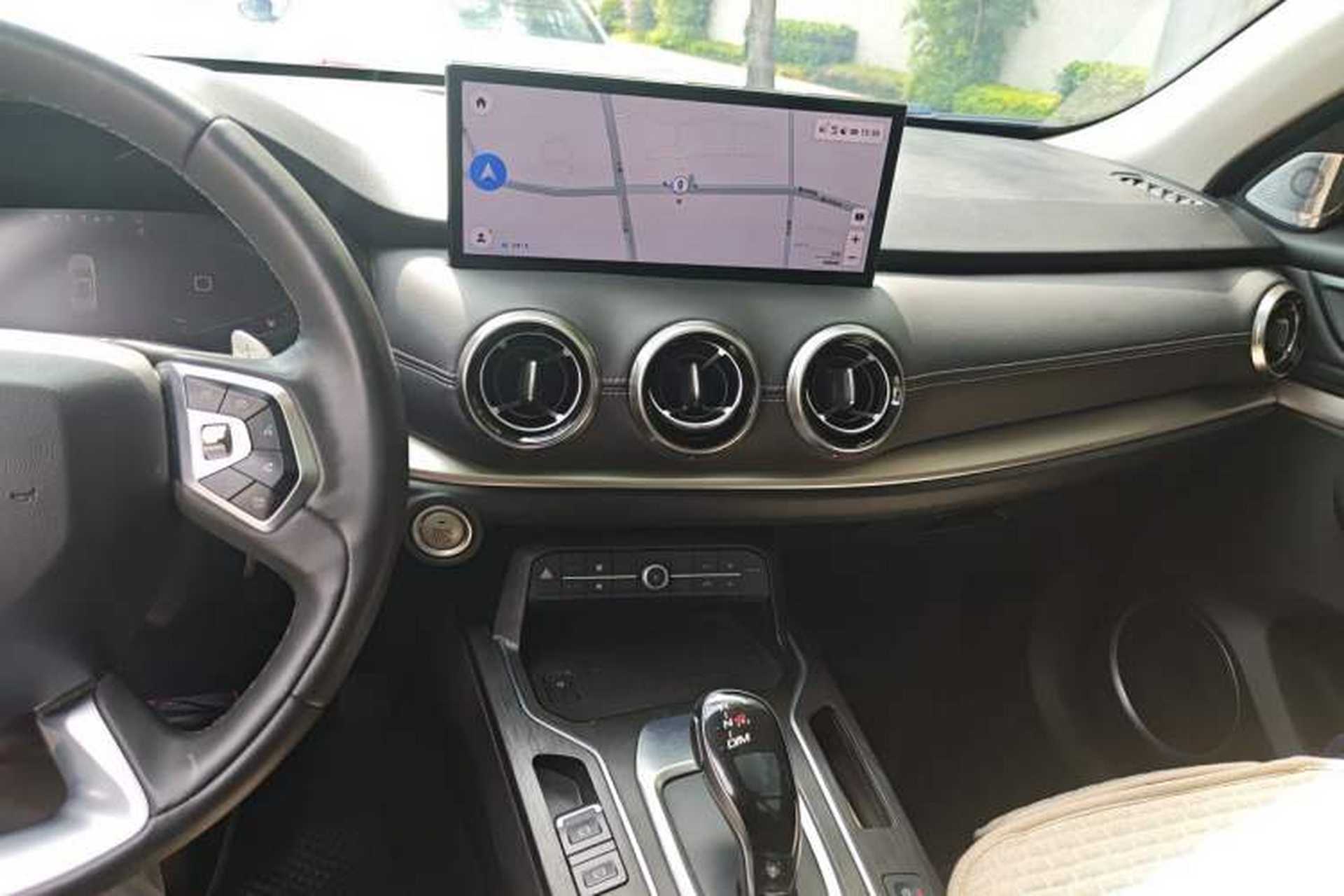 Used Wey VV6 2021 2.0T Two-Wheel Drive Smart Plus Audio And AC Panel