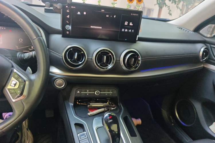 Used Wey VV6 2021 2.0T Two-Wheel Drive Smart Protection+ Audio And AC Panel