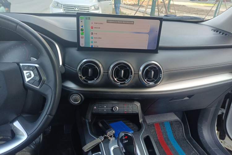 Used Wey VV6 2021 2.0T Two-Wheel Drive Smart Protection+ Audio And AC Panel