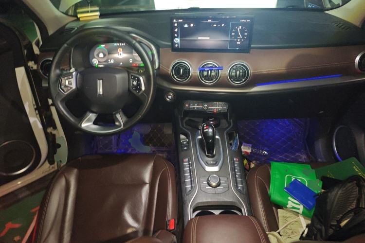 Used Wey VV6 2021 2.0T Two-Wheel Drive Smart Plus Center Console