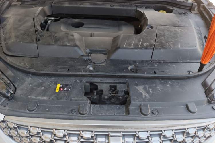 Used Wey VV6 2021 2.0T Two-Wheel Drive Smart Protection+ Engine Bay