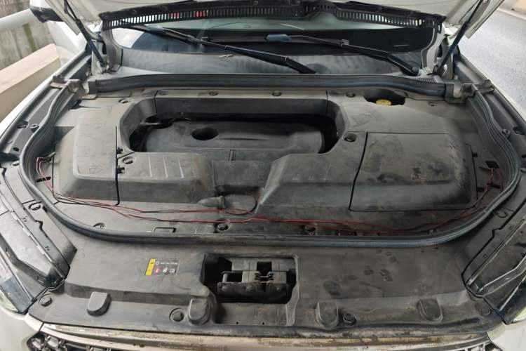 Used Wey VV6 2021 2.0T Two-Wheel Drive Smart Plus Engine Bay