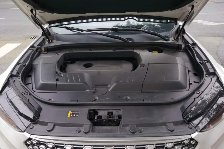 Used Wey VV6 2021 2.0T Two-Wheel Drive Smart Plus Engine Bay