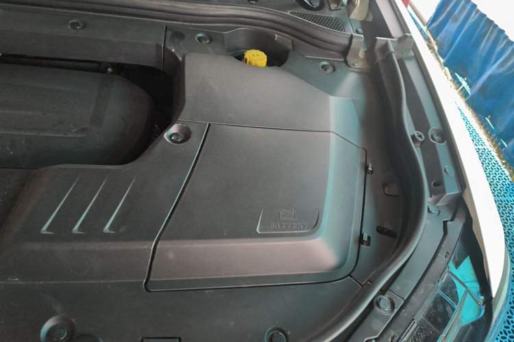Used Wey VV6 2021 2.0T Two-Wheel Drive Smart Plus Engine Bay Left