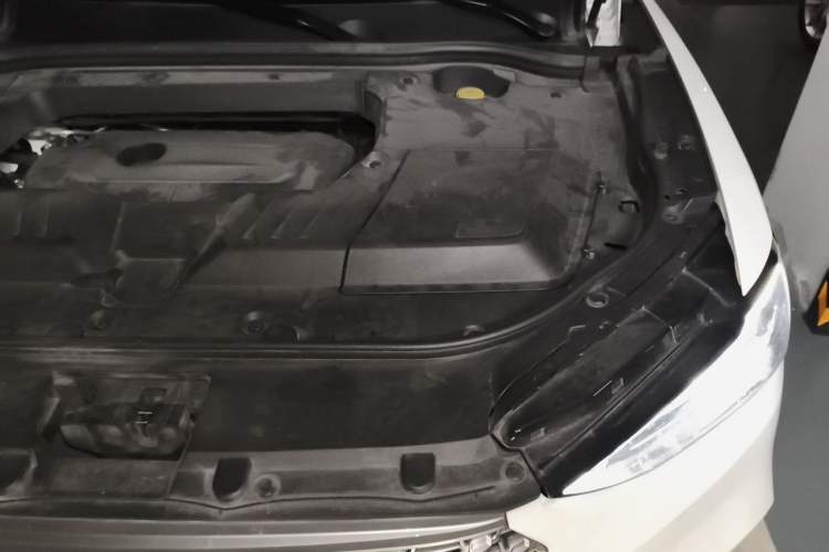 Used Wey VV6 2021 2.0T Two-Wheel Drive Smart Protection+ Engine Bay Left