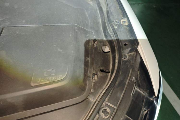 Used Wey VV6 2021 2.0T Two-Wheel Drive Smart Plus Engine Bay Left