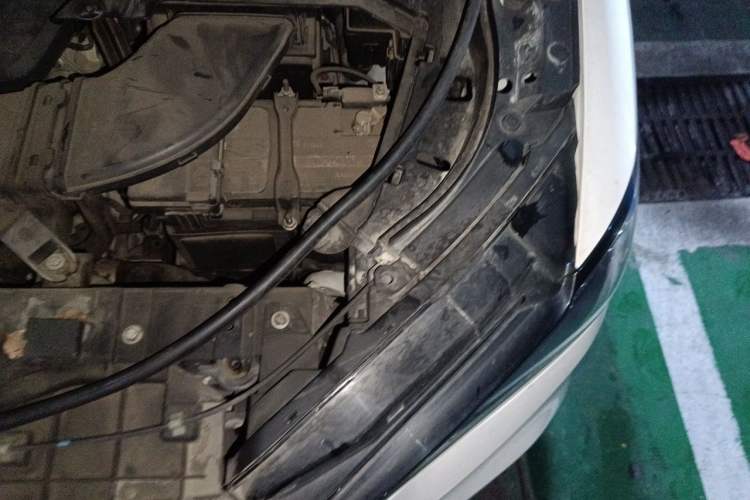 Used Wey VV6 2021 2.0T Two-Wheel Drive Smart Plus Engine Bay Left
