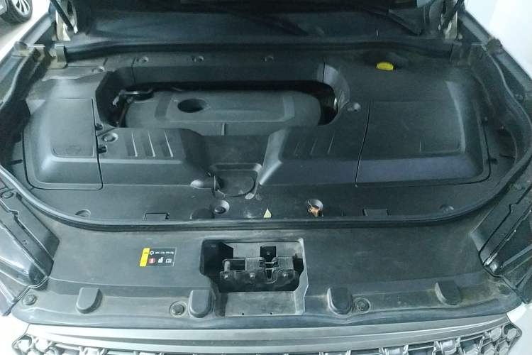 Used Wey VV6 2021 2.0T Two-Wheel Drive Smart Protection+ Engine Bay