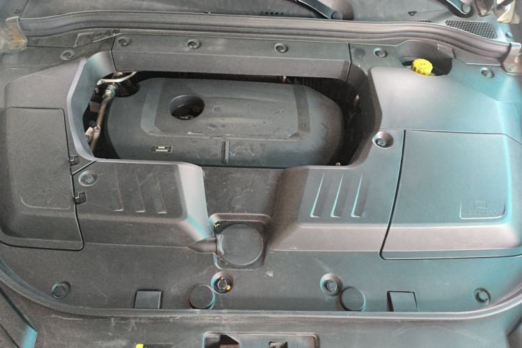 Used Wey VV6 2021 2.0T Two-Wheel Drive Smart Plus Engine Bay
