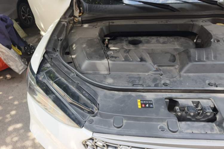 Used Wey VV6 2021 2.0T Two-Wheel Drive Smart Protection+ Engine Bay Right