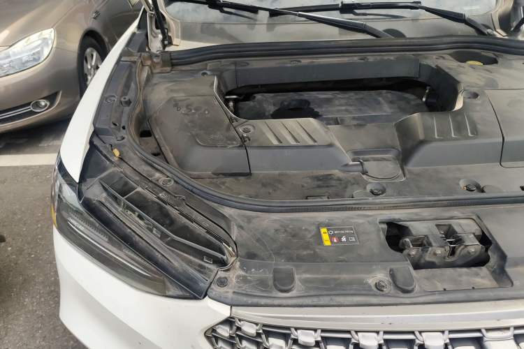Used Wey VV6 2021 2.0T All-Wheel Drive Zhiyu+ Engine Bay Right