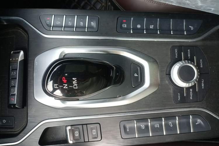 Used Wey VV6 2021 2.0T All-Wheel Drive Zhiyu+ Gear Lever
