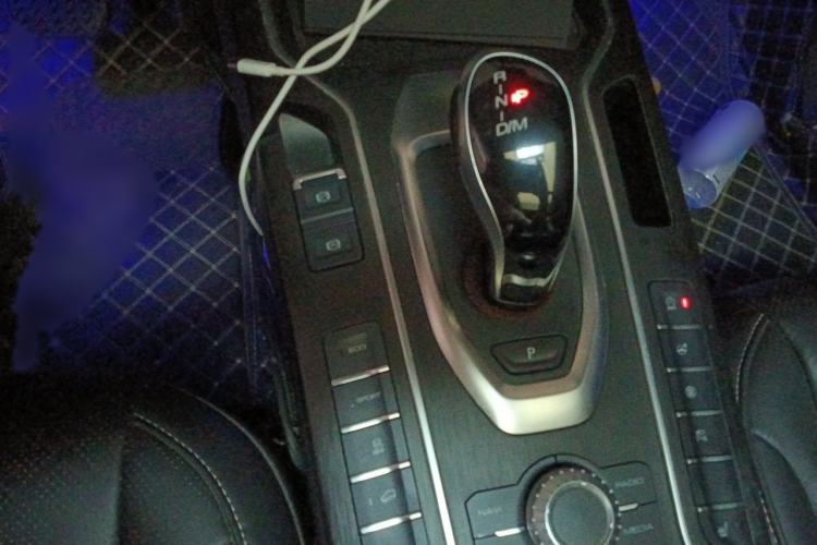 Used Wey VV6 2021 2.0T Two-Wheel Drive Smart Protection+ Gear Lever