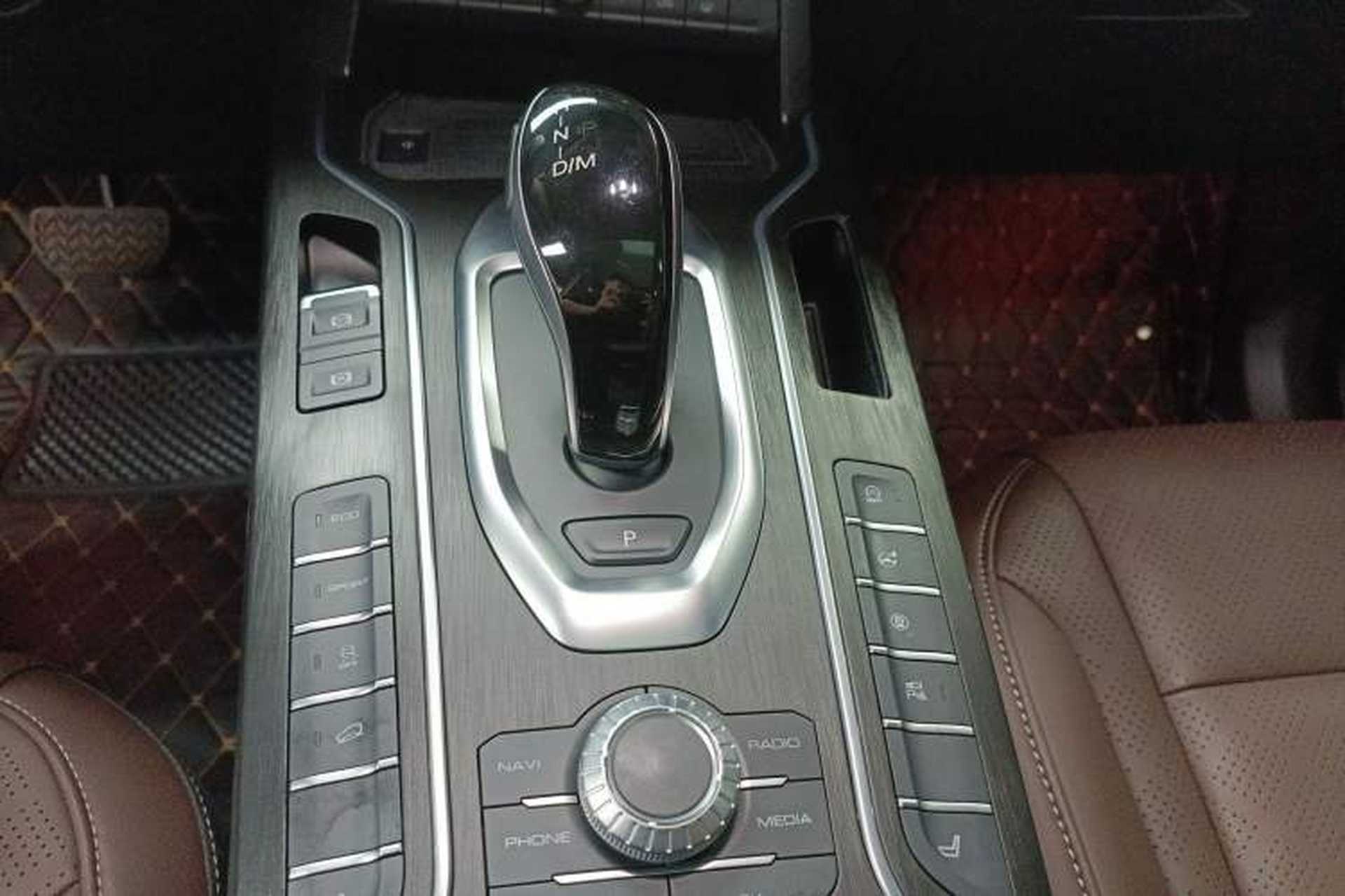 Used Wey VV6 2021 2.0T Two-Wheel Drive Smart Plus Gear Lever