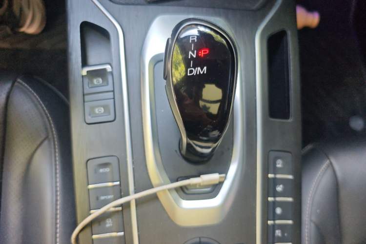 Used Wey VV6 2021 2.0T Two-Wheel Drive Smart Protection+ Gear Lever
