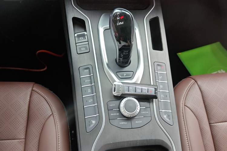 Used Wey VV6 2021 2.0T Two-Wheel-Drive Child-Care Edition Gear Lever