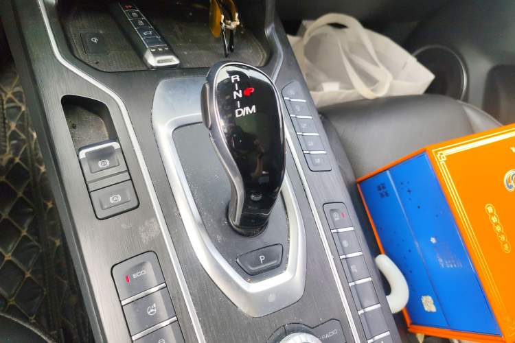 Used Wey VV6 2021 2.0T All-Wheel Drive Zhiyu+ Gear Lever