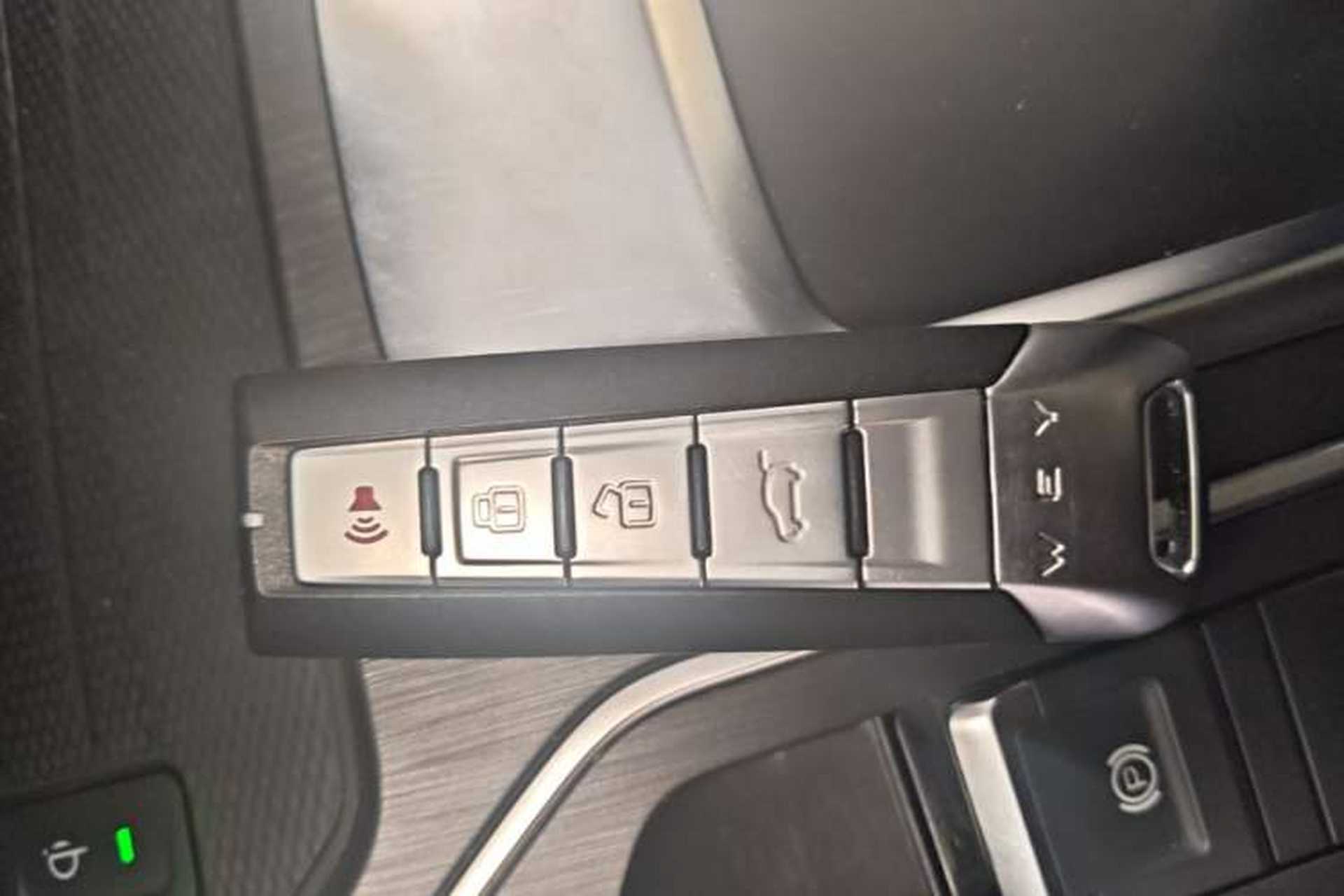 Used Wey VV6 2021 2.0T Two-Wheel Drive Smart Plus Interior 1