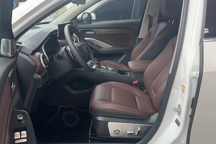 Used Wey VV6 2021 2.0T Two-Wheel-Drive Child-Care Edition Interior 1