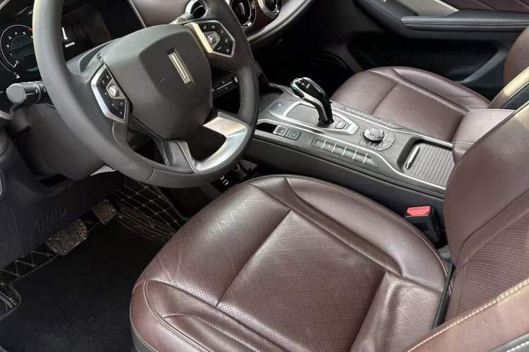 Used Wey VV6 2021 2.0T Two-Wheel Drive Smart Plus Interior 2