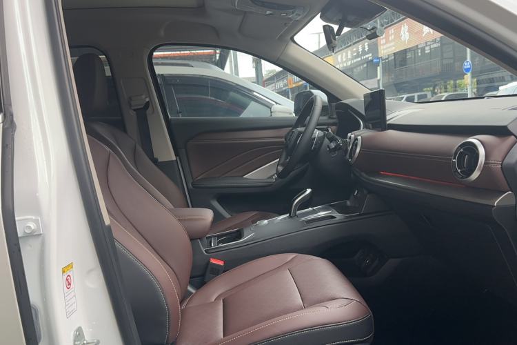 Used Wey VV6 2021 2.0T Two-Wheel-Drive Child-Care Edition Interior 3